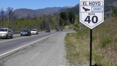 Chubut: Buena recepción de los carteles de la Ruta 40