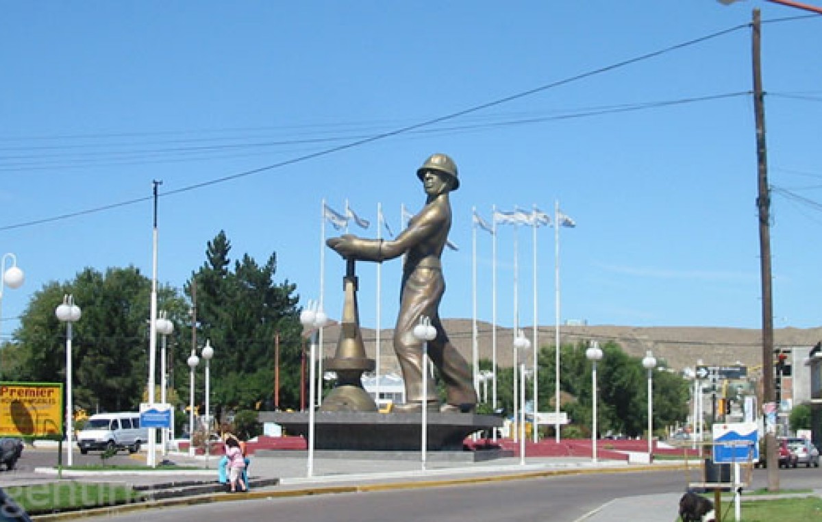 Caleta apoya proyecto de incremento de regalías petroleras a municipios