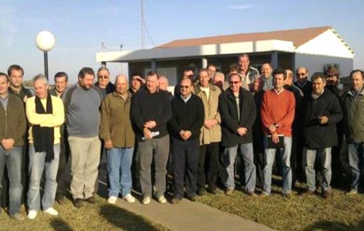 Jefes comunales justicialistas de Santa Fe marchan contra la Tasa Vial