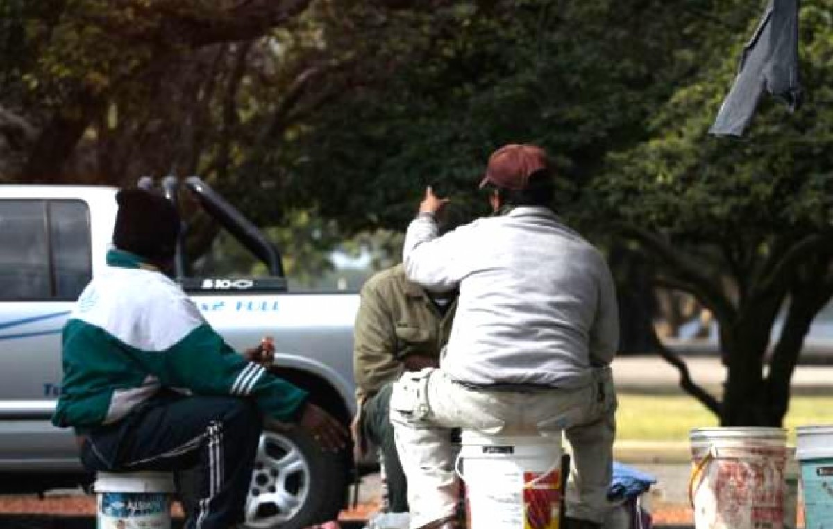 Rosario: Quieren prohibir a los cuidacoches en los espacios más emblemáticos de la ciudad