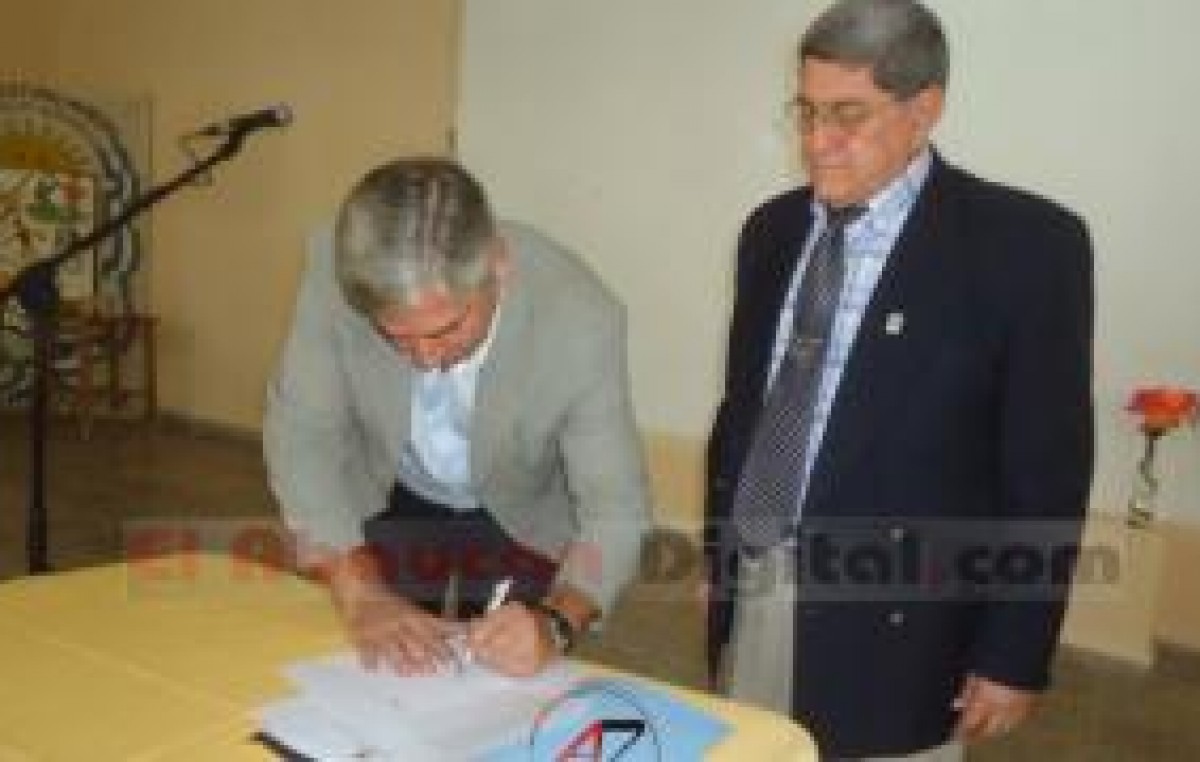 El municipio de Fiambalá firmo convenio con el En.Re. Catamarca