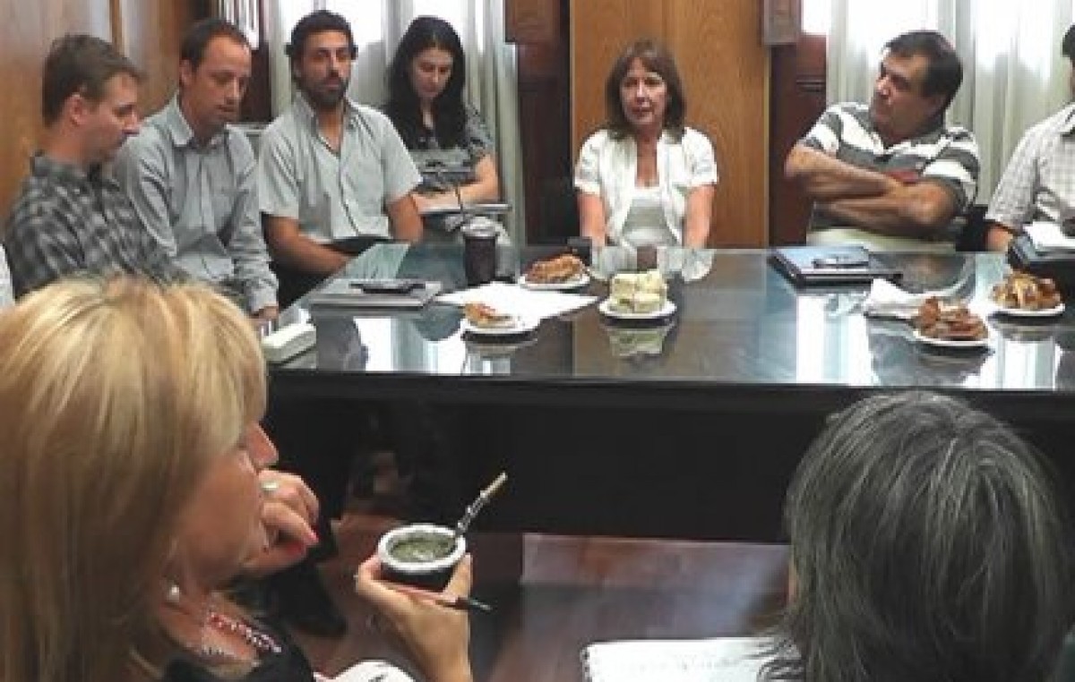 Se abre la paritaria en Paraná y los gremios municipales pretenden suba salarial del 40 %