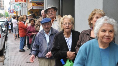 Jubilados municipales de Río Cuarto pierden 1 sueldo al año por el retraso de 6 meses