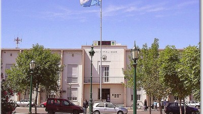 La municipalidad de Santa Rosa no le pagó los sueldos a los funcionarios