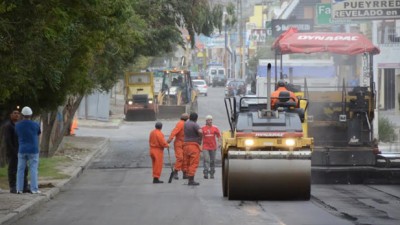 Comodoro: Se firma contrato para la pavimentación de 1.000 cuadras
