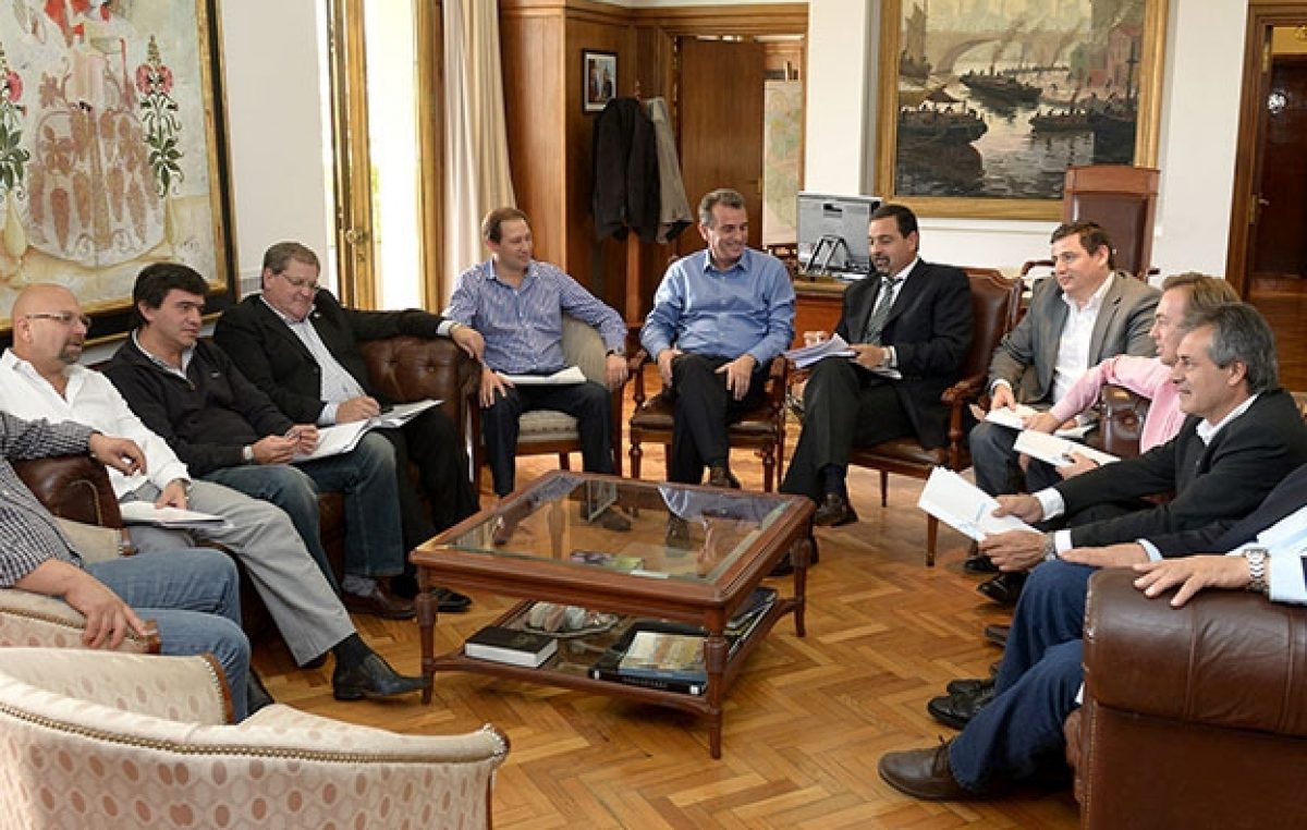 Gobernador de Mendoza recibió a los intendentes del PJ para dialogar sobre presupuesto