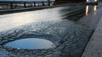 Bariloche deberá pagar daños provocados por un pozo a un remis