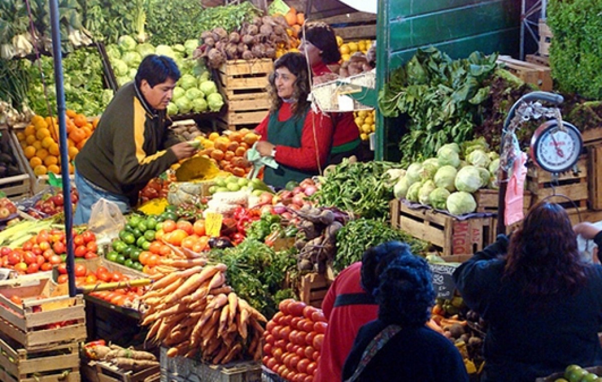 Venta de frutas y verduras: El intendente de Ushuaia «pidió hacerlo con regularidad» en 2014