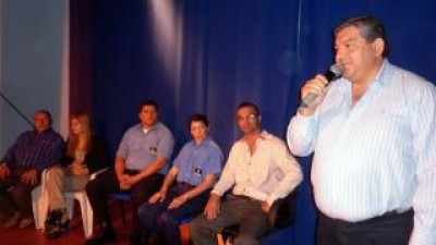 Intendente de Recreo toma 40 jóvenes para Guardia Urbana y la presenta como “paso previo para integrar la Policía”