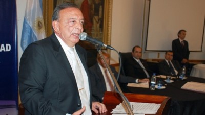 Alcalde massista propone cobrar plus a gente de otras ciudades que se atiendan en su distrito