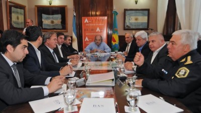 Intendentes massistas plantaron a Granados en reunión por las Patrullas Comunitarias