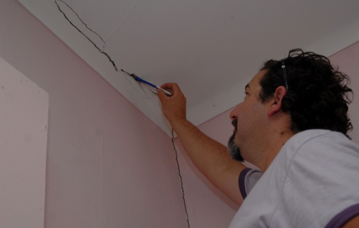 Vecinos aseguran que Ingeniero White se hunde y quieren ser indemnizados