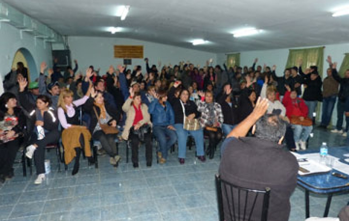 Municipales de 28 de Noviembre pararán 48 horas por aumento salarial