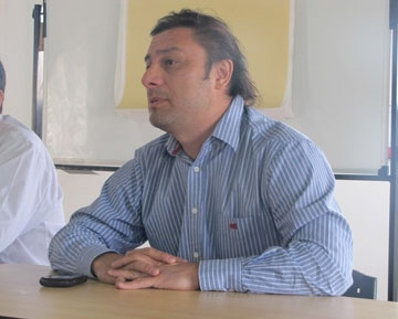 Teodoro Camino anunció el incremento para los municipales.
