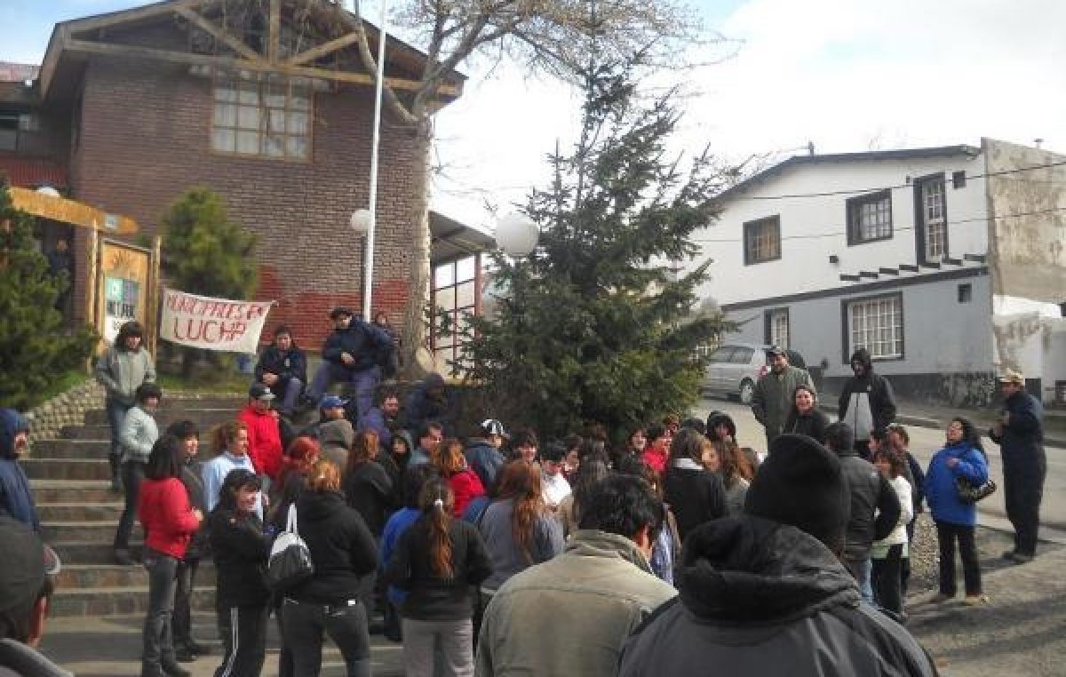 Municipales de Río Turbio rechazaron oferta salarial y continúan de paro