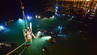 Puerto Madryn: Con la bendición del Papa Francisco se realizó el Vía Crucis Submarino