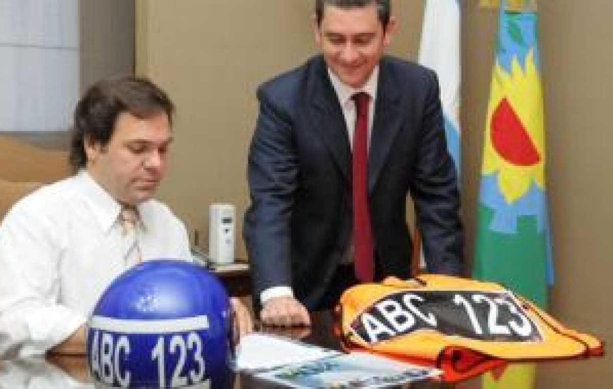 Buenos Aires se reunirá con intendentes para poner en marcha el uso de casco y chaleco
