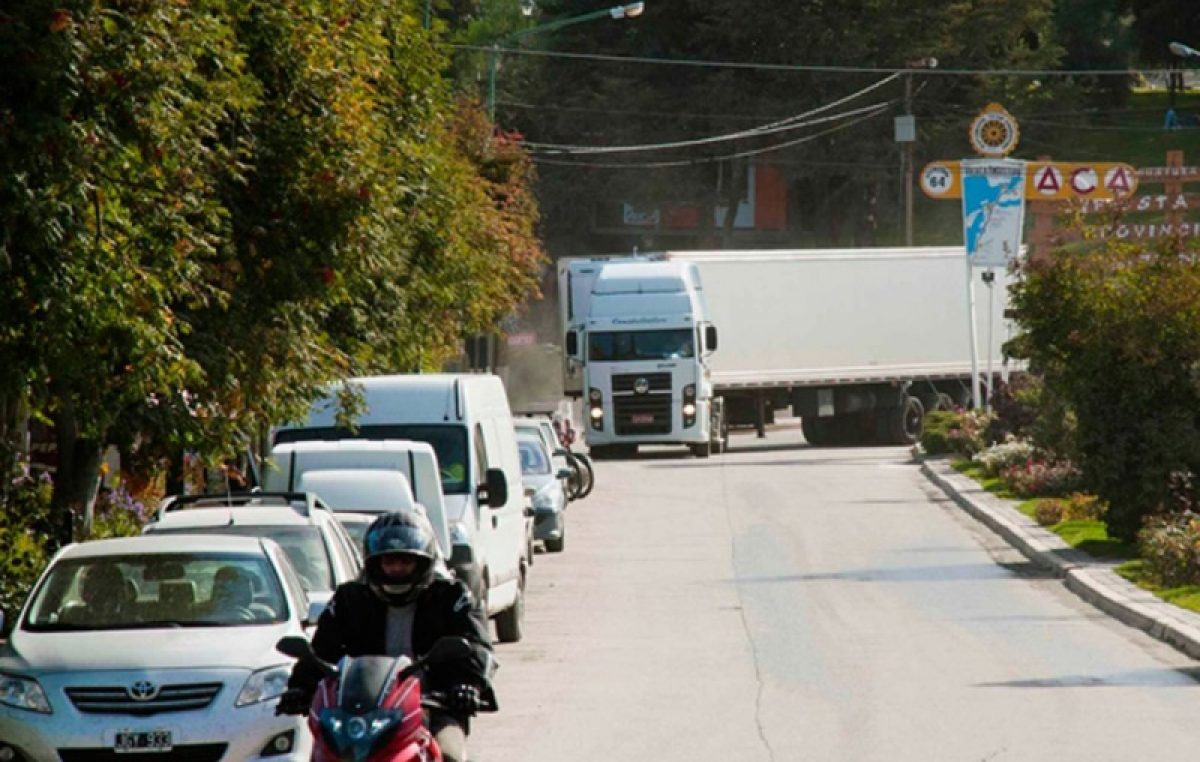 En Villa la Angostura quieren que cada camión pague $ 530 por pasar por la ciudad
