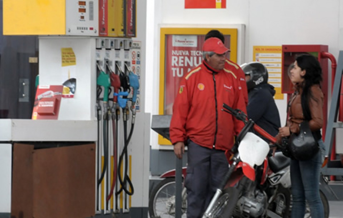 Proponen no vender combustible a los vehículos sin patente en Rosario