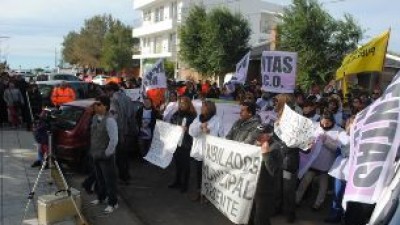 Caleta Olivia: Municipales marcharon y fueron recibidos por el Intendente