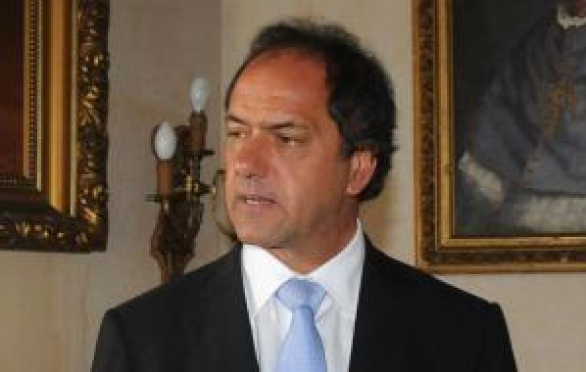 Scioli recibirá a intendentes radicales