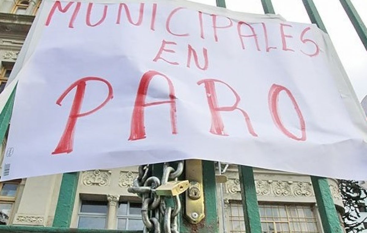 Trabajadores tomaron la Municipalidad de La Adela
