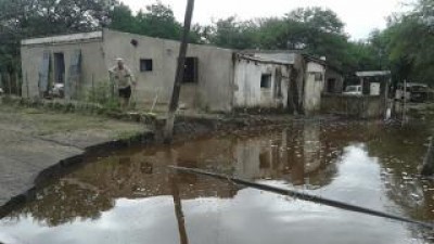 Este de Catamarca: Temporal lleva 30 días y hay temor a la crecida de ríos