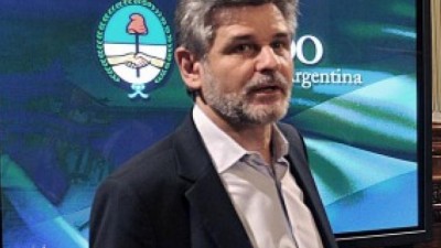 “La integración de los jóvenes debe ocurrir en el sistema educativo y no a través del servicio militar»