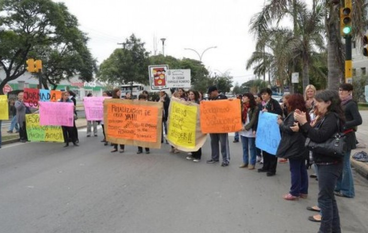 Asambleas municipales en Córdoba afectan la atención en distintos servicios