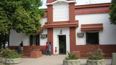 Río II: protesta gremial por el no cobro de sueldos, paraliza totalmente al municipio