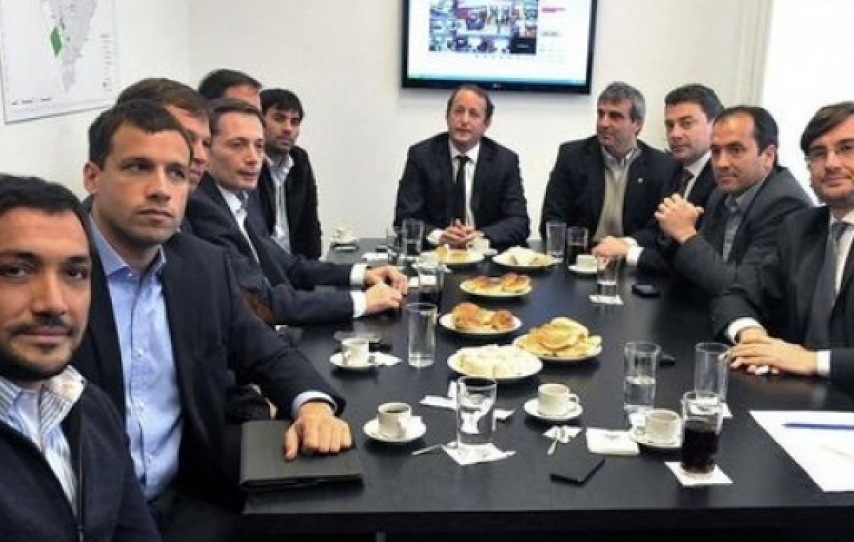 Intendentes bonaerenses cuestionaron a la Provincia por reunirse con ex funcionarios por Energía