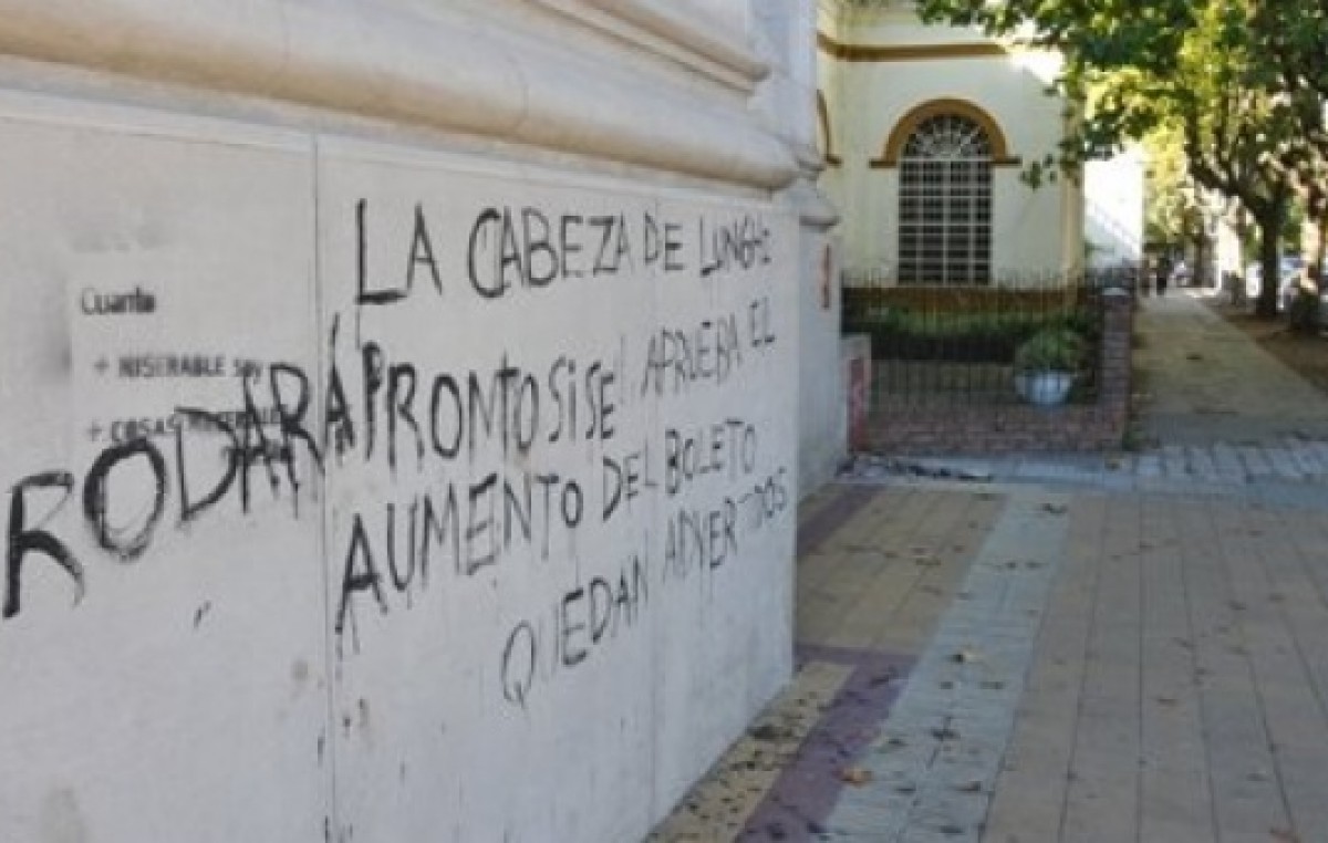 En Tandil quieren sacar una Patrulla Antigrafiti para tapar pintadas en 48 horas