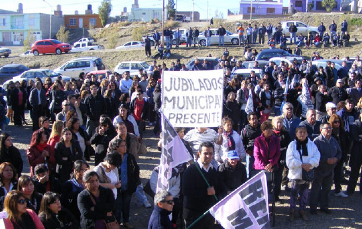 Trabajadores municipales de Caleta Olivia lanzan un paro por tiempo indeterminado
