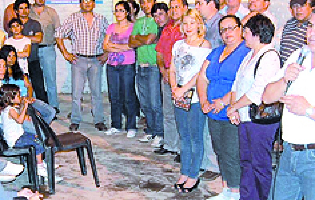 Denuncian que despidieron a 100 empleados municipales en Pirané
