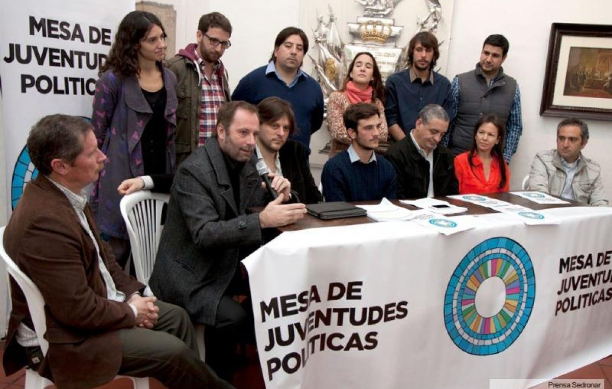 Dirigentes de los principales partidos del país presentaron la Mesa de Juventudes Políticas