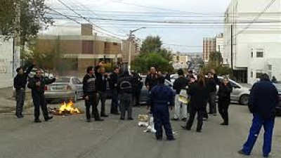 Personal de Tránsito de Trelew realizó corte de calle