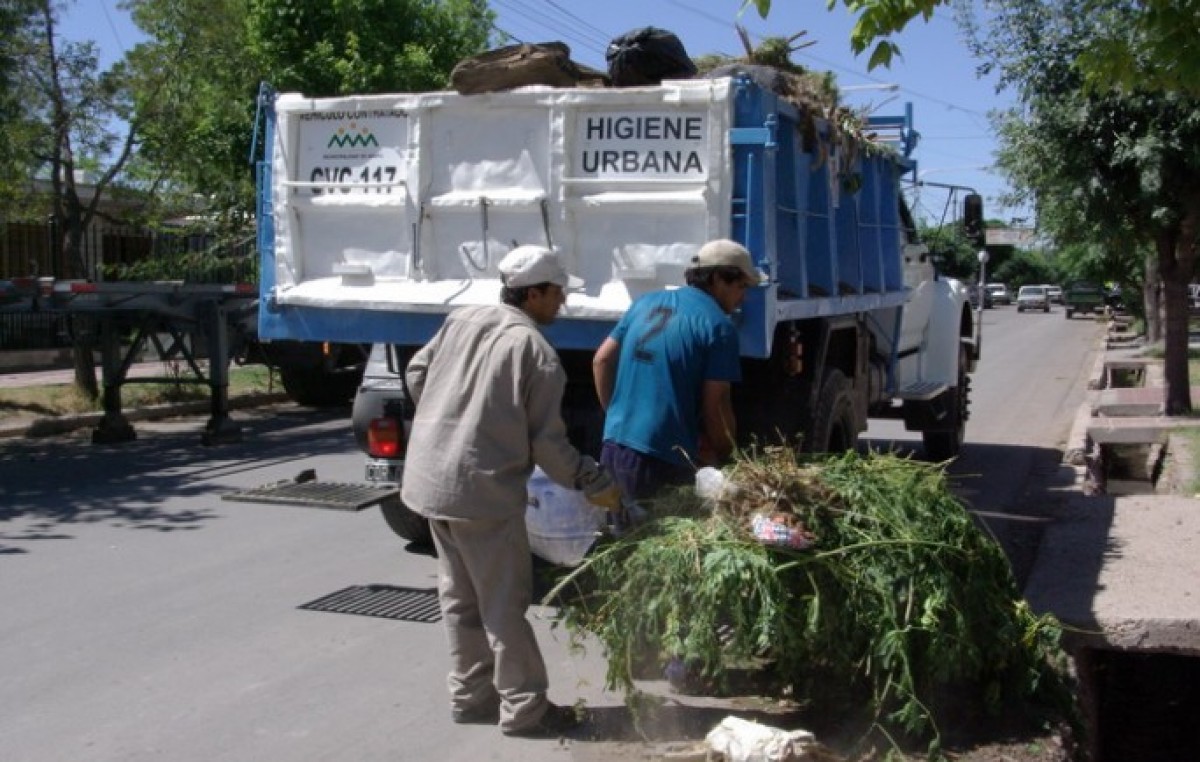 Ante la intransigencia del Intendente, municipales de Maipú anuncian medidas de fuerza