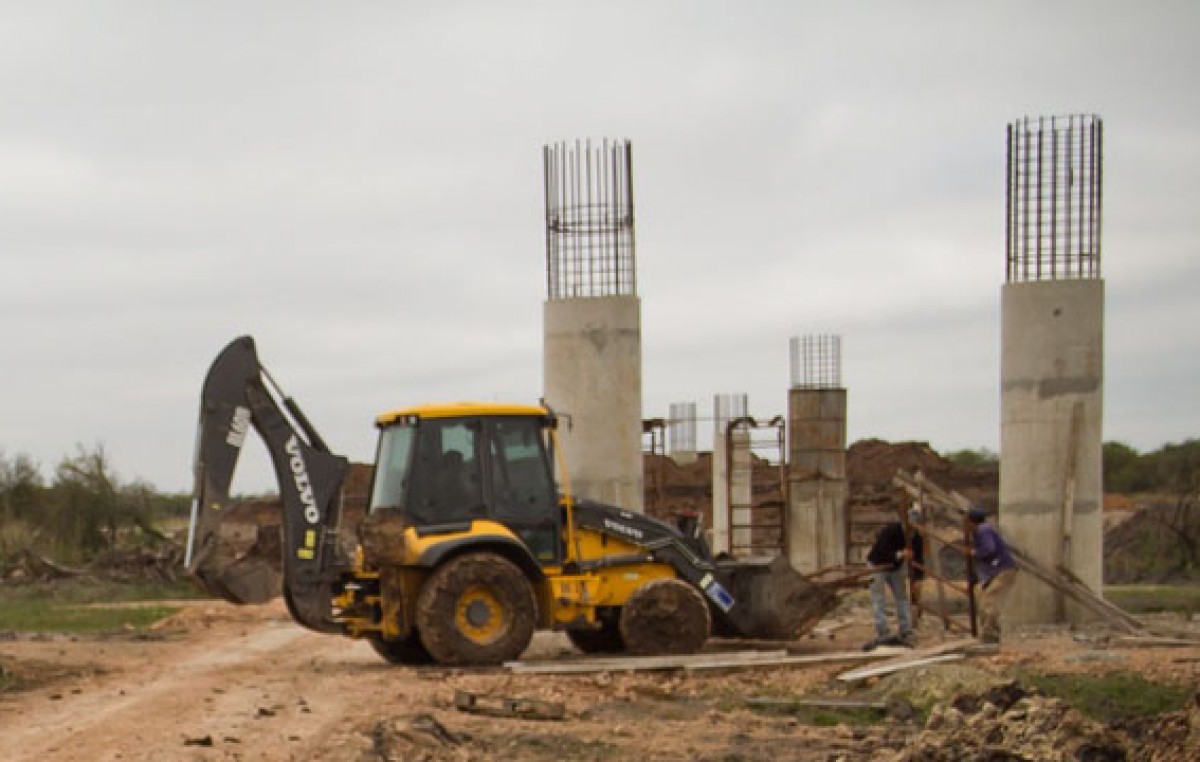 Se construye sobre el Gualeguay el puente más largo de Entre Ríos