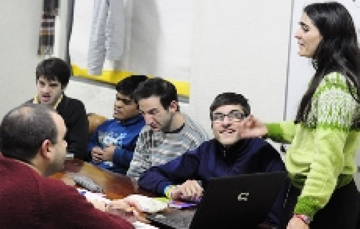 Río Cuarto: Instruyen a personas con discapacidad para su inclusión en el mundo laboral