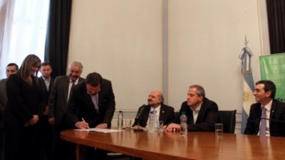 Se firmaron convenios para obras en Municipios de Río Negro por casi 35 millones de pesos