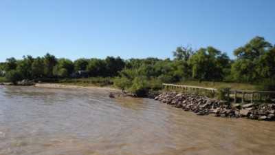 150 personas ya están evacuadas por la crecida del río en Corrientes y cerca de 3000 en Chaco