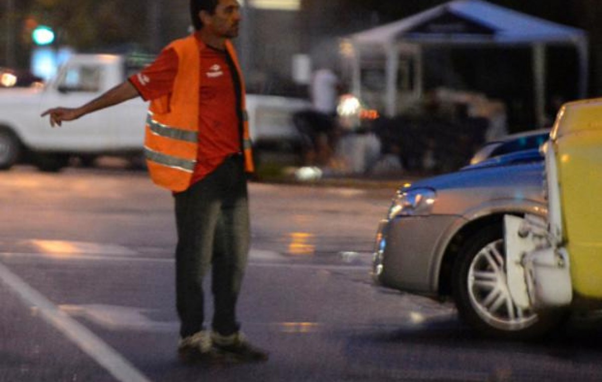 En Córdoba lograron regular la actividad de los cuidacoches