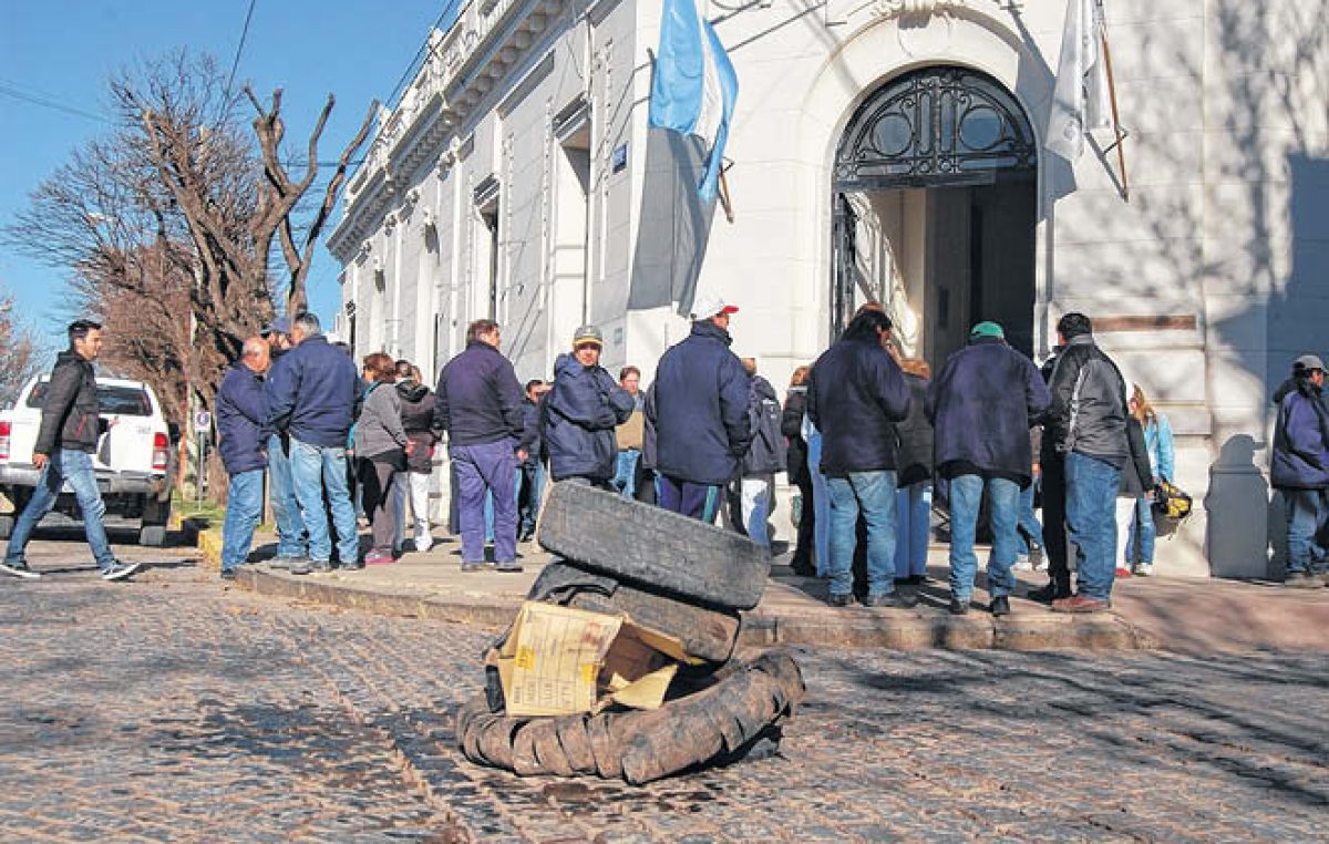Saavedra: los municipales lograron un aumento del 20%