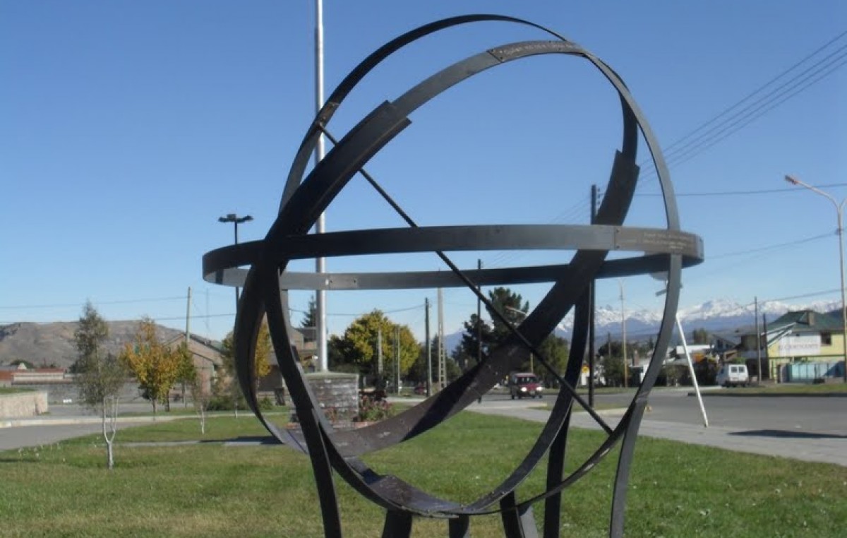 Esquel, La Ciudad De Los Relojes De Sol