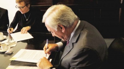 El Ejecutivo de Tierra del Fuego promulgó las leyes de endeudamiento para el pago de deudas a las Municipalidades