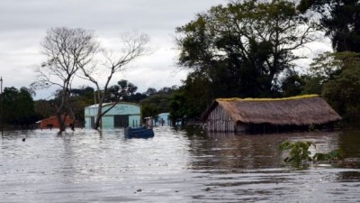 Garaví casi aislada y Garruchos con el agua al borde de la ciudad