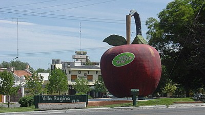 Conflicto en Villa Regina por posibles despidos de municipales