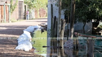 Chaco: El agua sigue bajando y los evacuados esperan volver a sus casas en poco tiempo