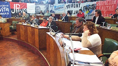 Lomas de Zamora: Fuertes cruces por un pedido de pasar a planta a personal contratado