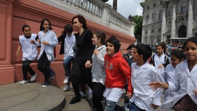 Las políticas sociales redujeron en Argentina la pobreza extrema